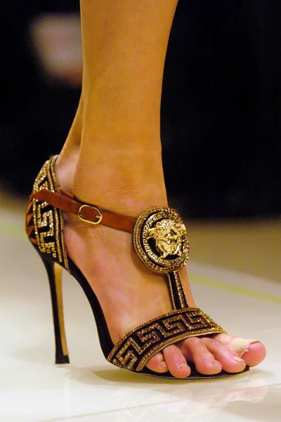 Look 32